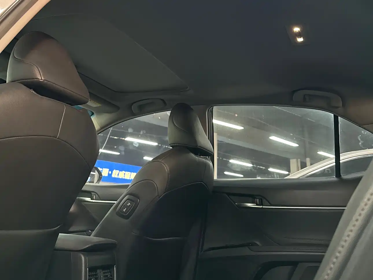 Toyota Camry 2021 2.0G Luxury Edition фото 19