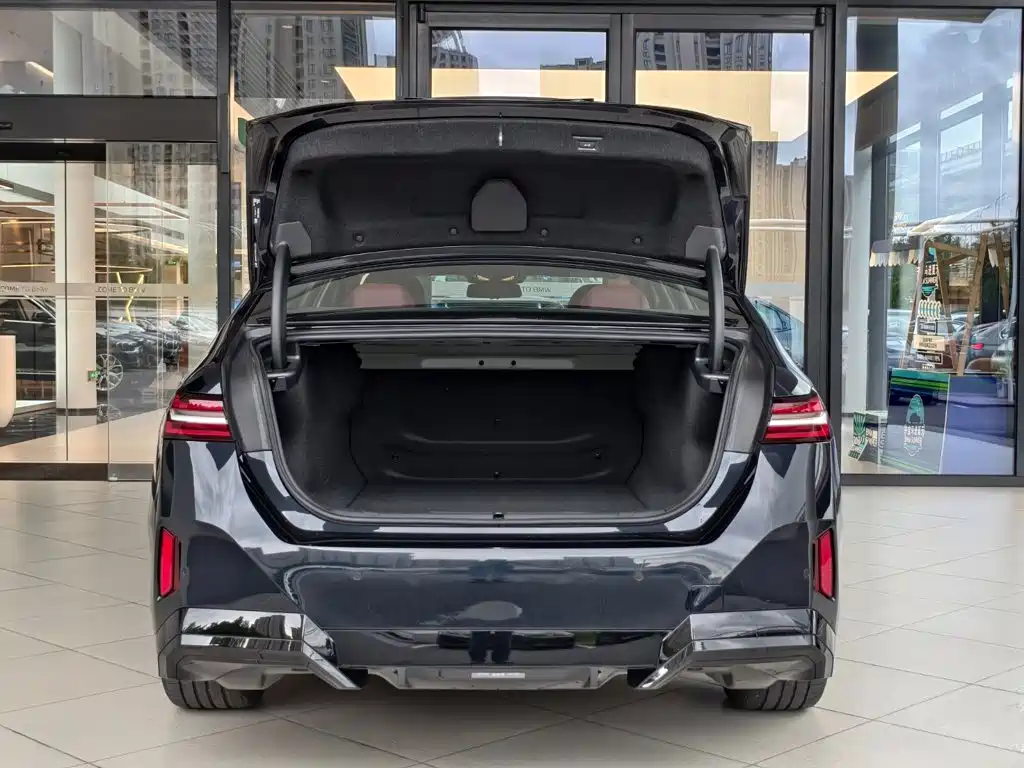 BMW i5 2026 2025 eDrive 35L M Sport Package