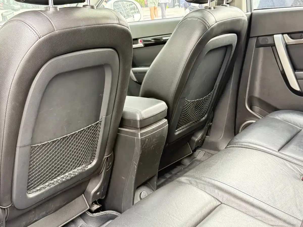 Chevrolet Captiva 2012 2.4L 4WD Flagship Edition 7-Seater фото 14
