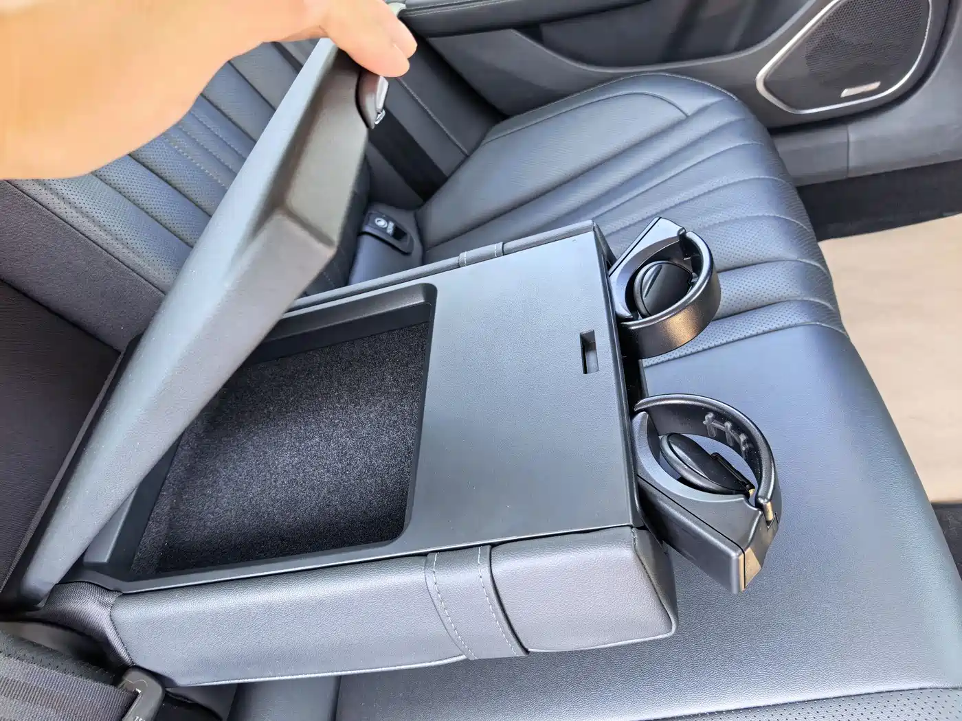 Hongqi H5 2024 1.5T DCT Smart Connect Flag Rhythm Edition фото 21