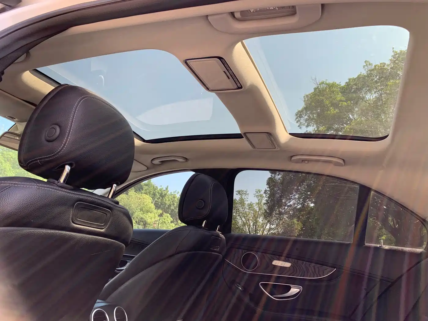 Photo 9 - Mercedes-Benz C-Class