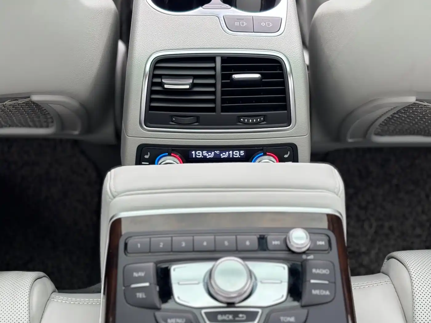 Audi A6L 2014 35 FSI Comfort фото 12