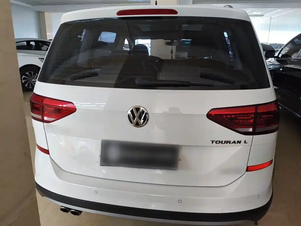 Volkswagen Touran 2018 Touran L 280TSI DSG Frontier Edition 6-Seater China V фото 6