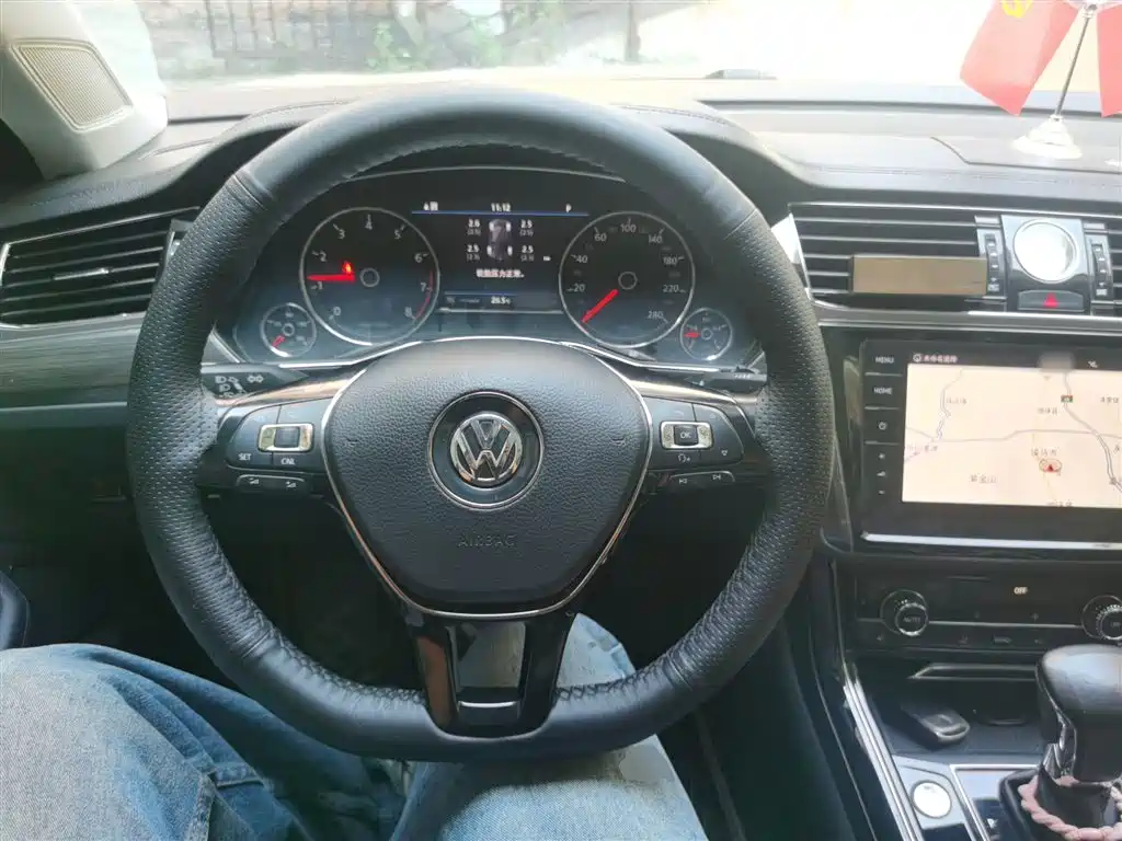 Volkswagen Phideon 2018 Facelift 380TSI FWD Business фото 14