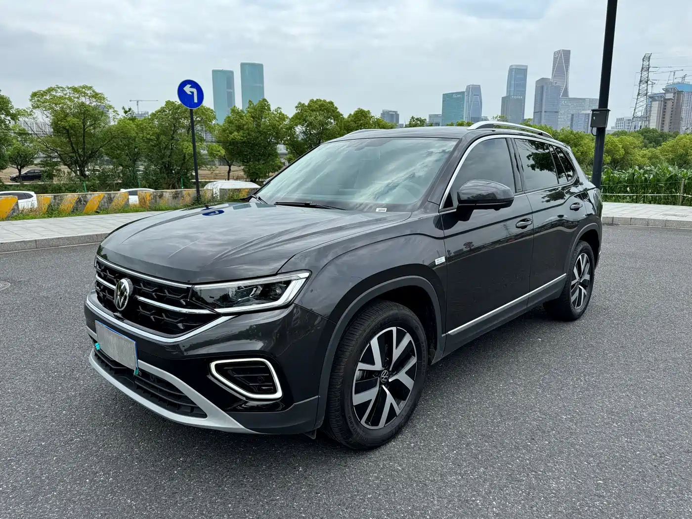 Volkswagen Tayron 2025 Facelift 300TSI Shared Edition