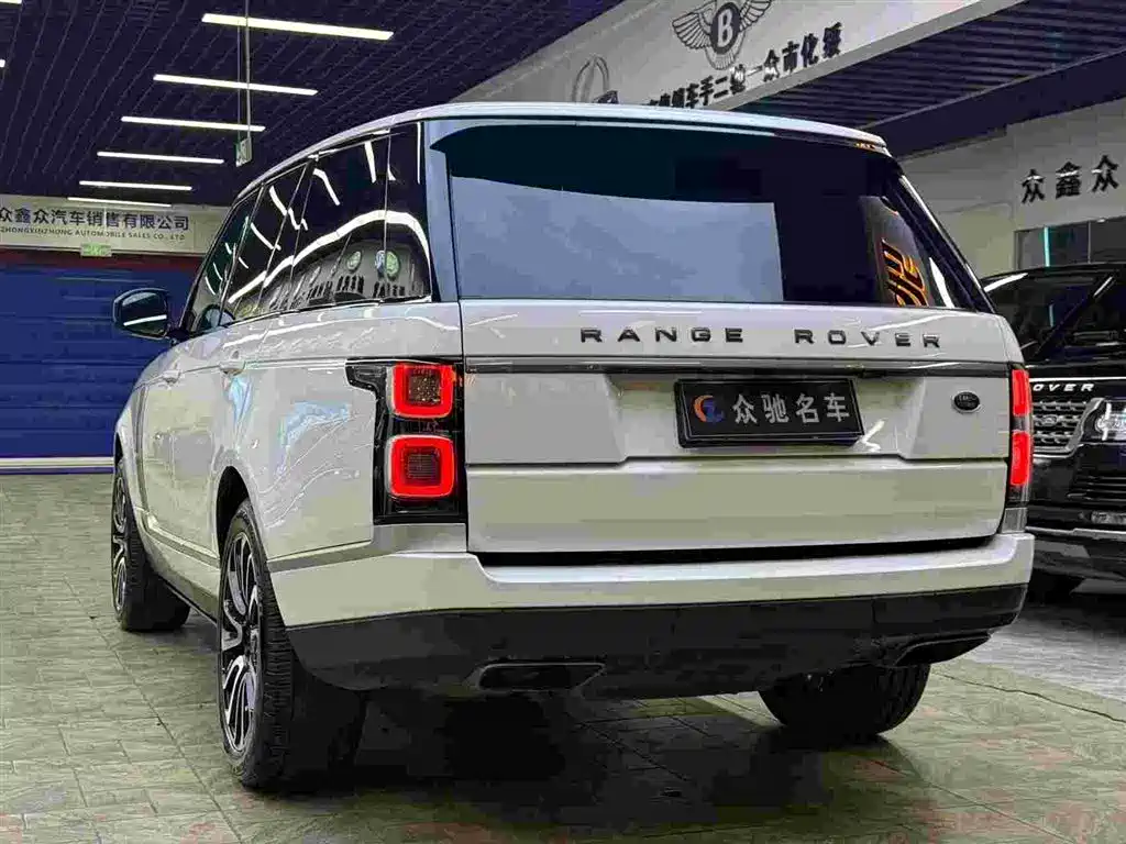 Land Rover Range Rover 2018 3.0 SC V6 Vogue Heritage Edition фото 7