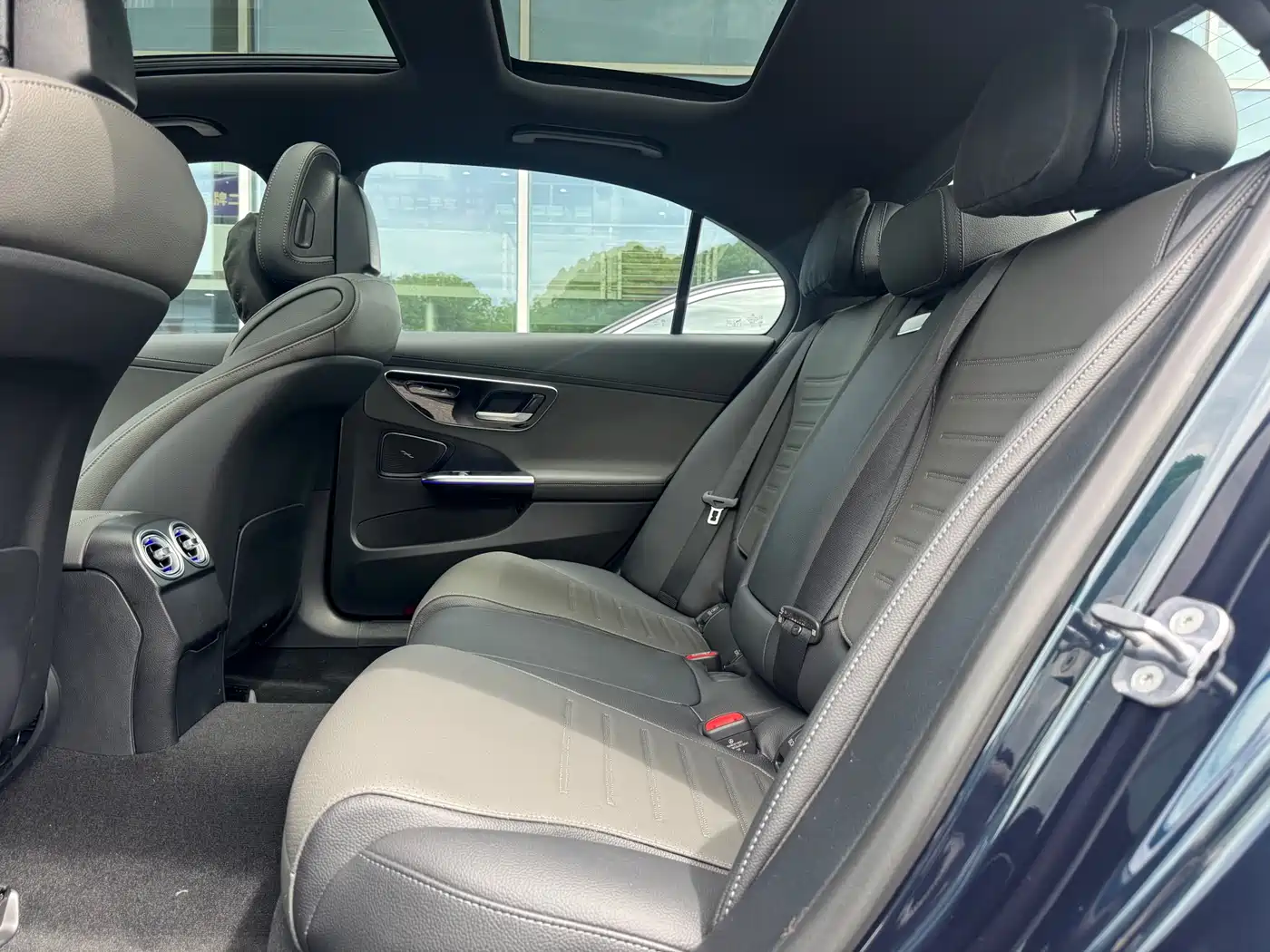 Mercedes-Benz C-Class New Energy 2024 C 350 eL фото 15