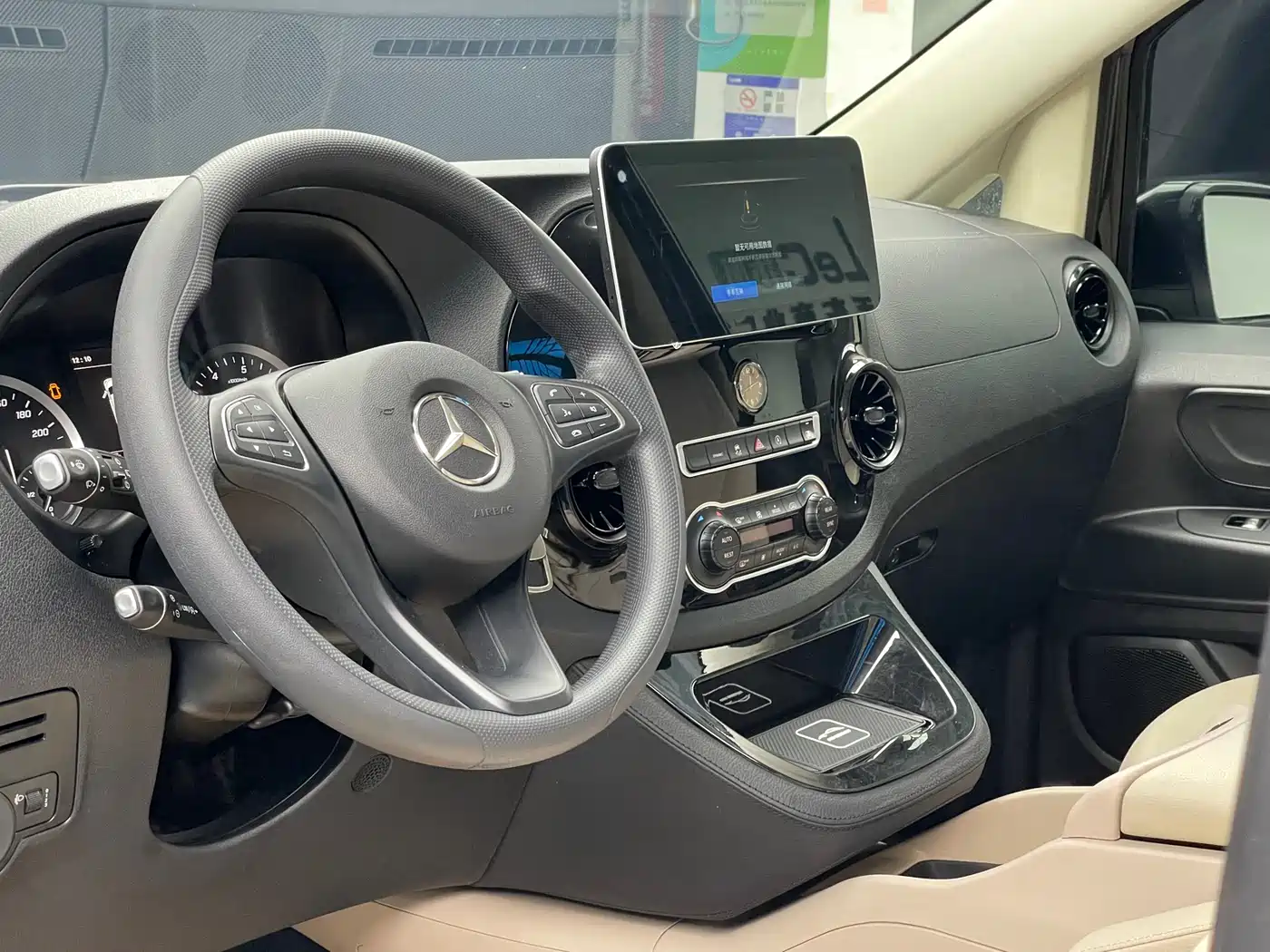 Mercedes-Benz Vito 2023 2.0T Elite 7-Seater фото 15