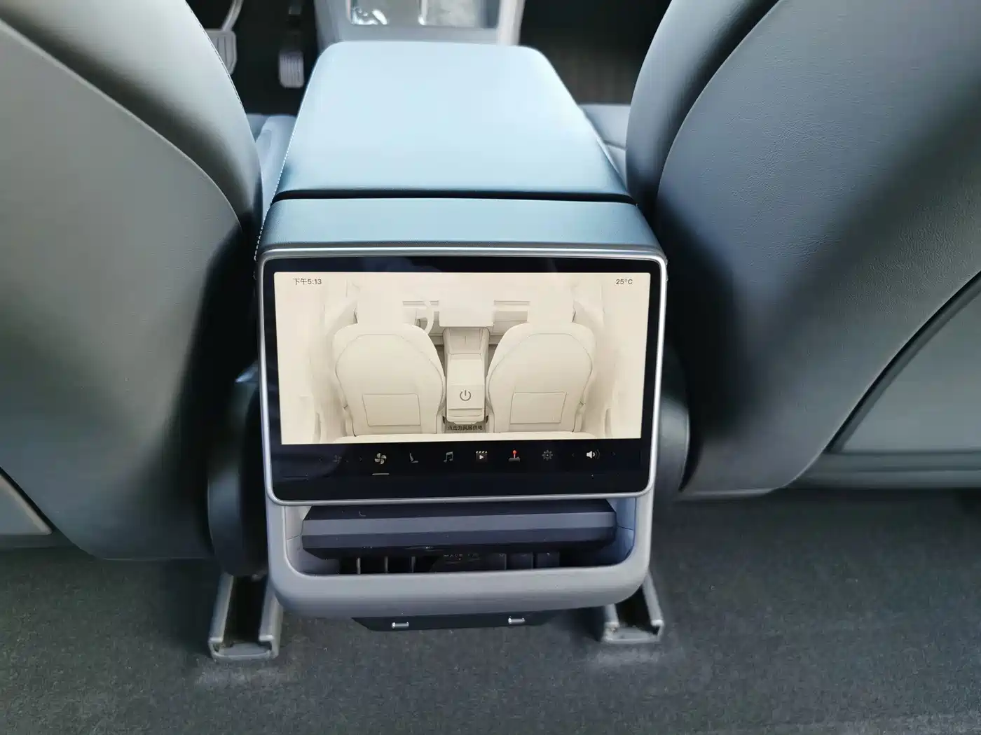 Tesla Model 3 2026 2025 Model Year Facelift Long Range Rear-Wheel Drive