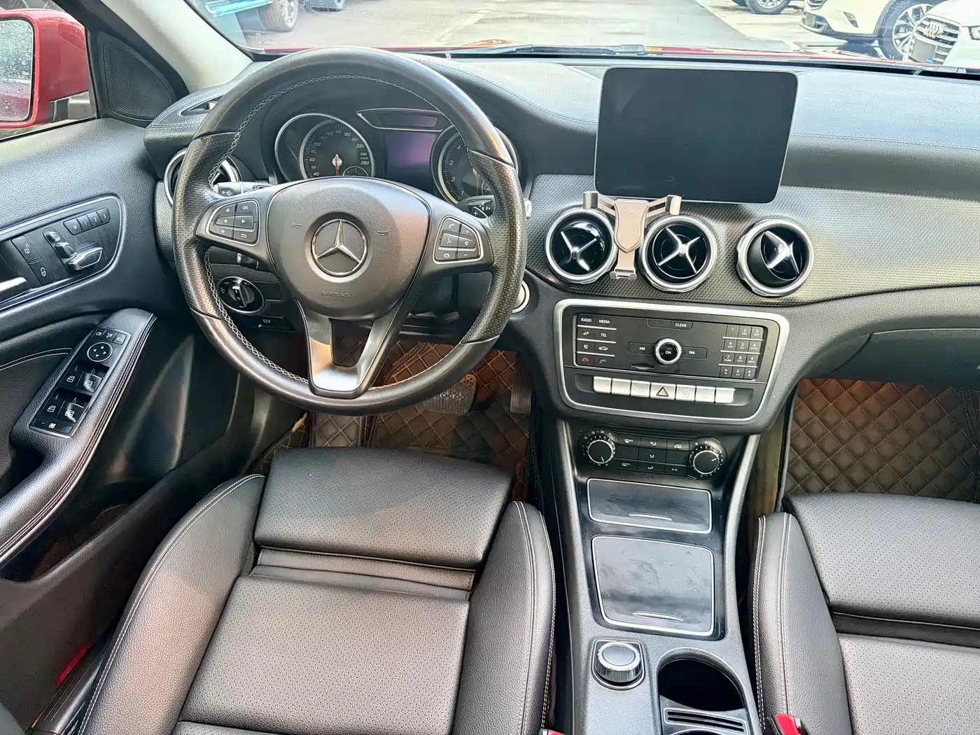 Mercedes-Benz GLA 2019 GLA 200 Fashion фото 17