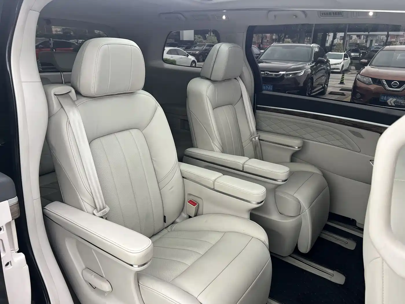 GAC Trumpchi Trumpchi M8 2018 320T Premium Edition фото 9
