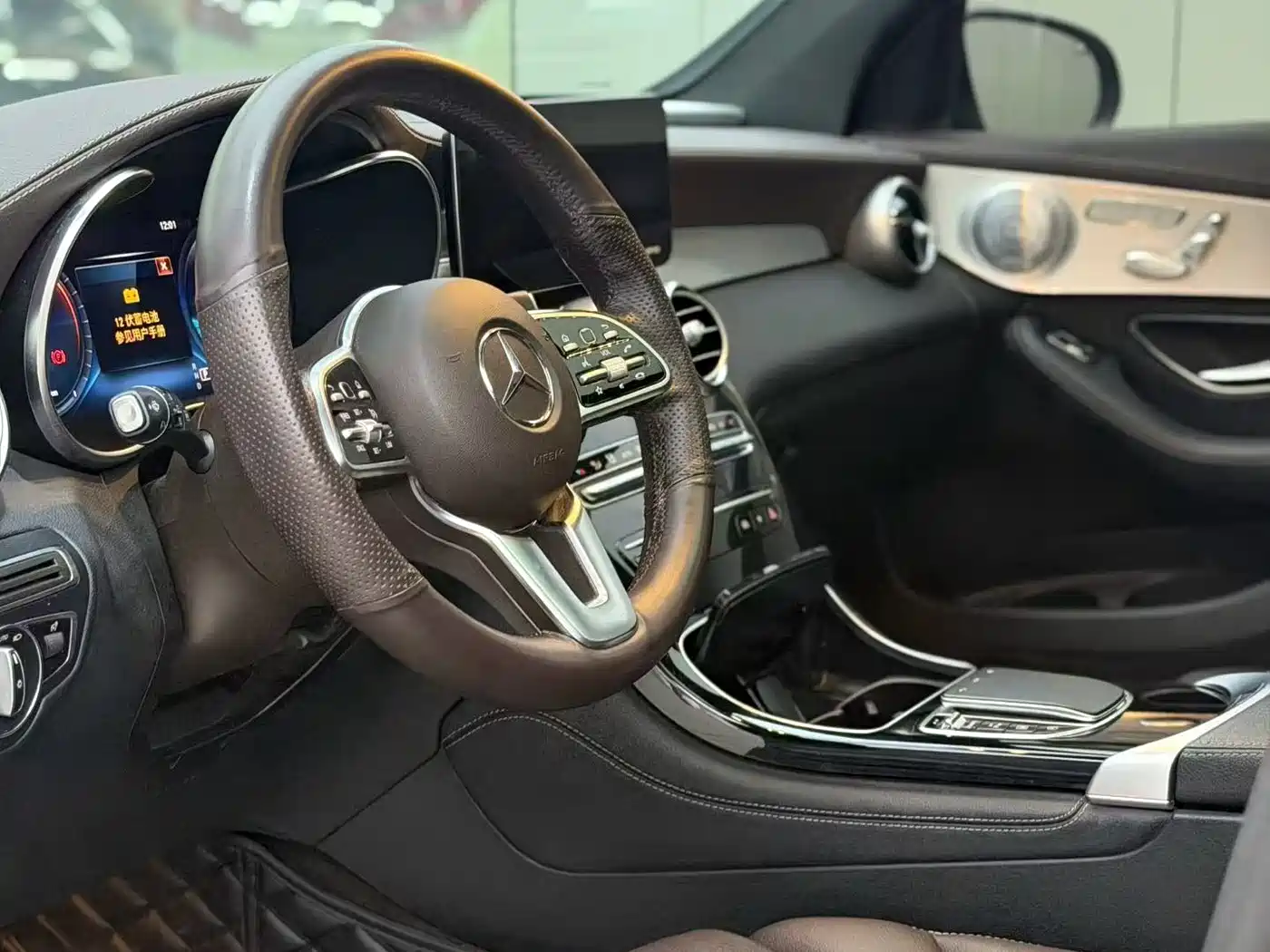 MERCEDES-BENZ GLC