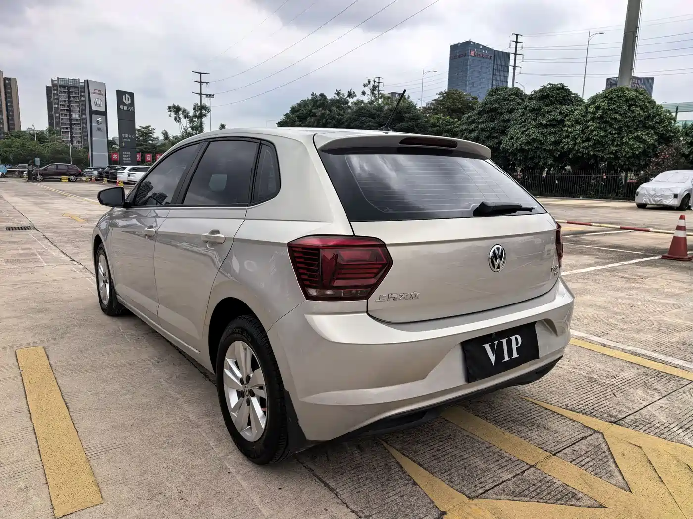 Volkswagen Polo 2019 Plus 1.5L Automatic Panorama Enjoyment Edition фото 8