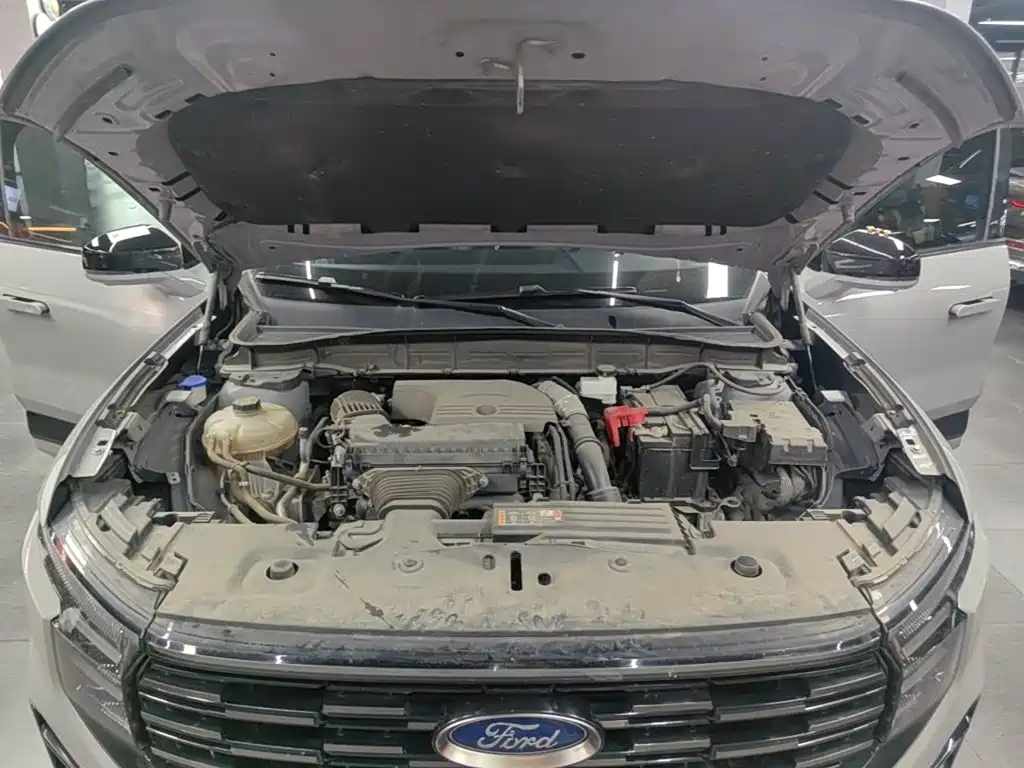 Фото 20 - Ford Edge