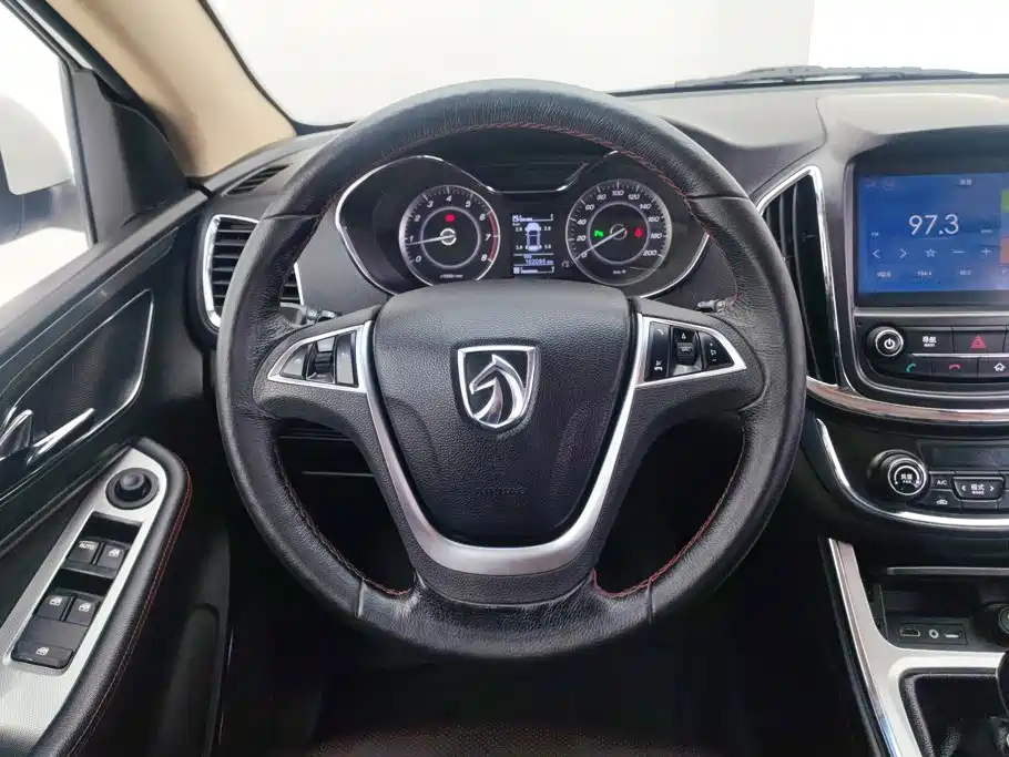 Baojun 560 2015 2015 1.8L Manual Luxury