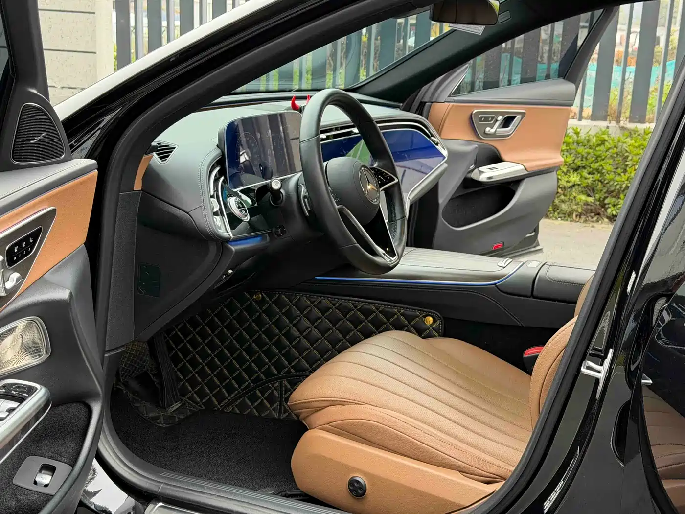 Mercedes-Benz E-Class 2025 E 300 L Luxury фото 4