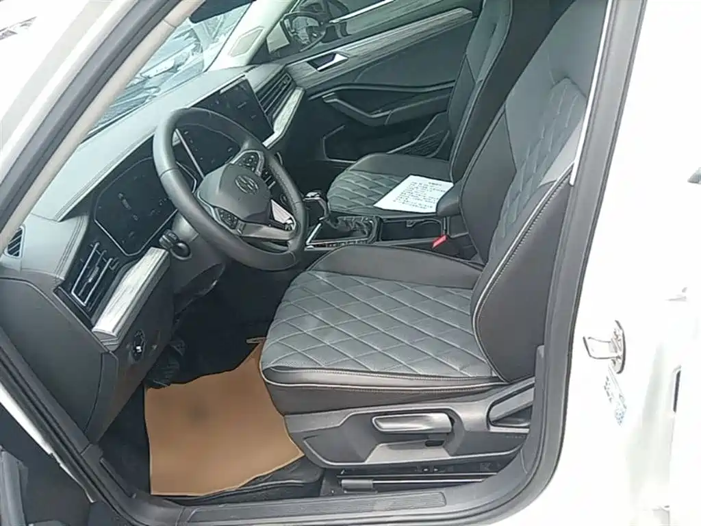 Volkswagen Sagitar 2023 300TSI DSG Surpassing Edition фото 15