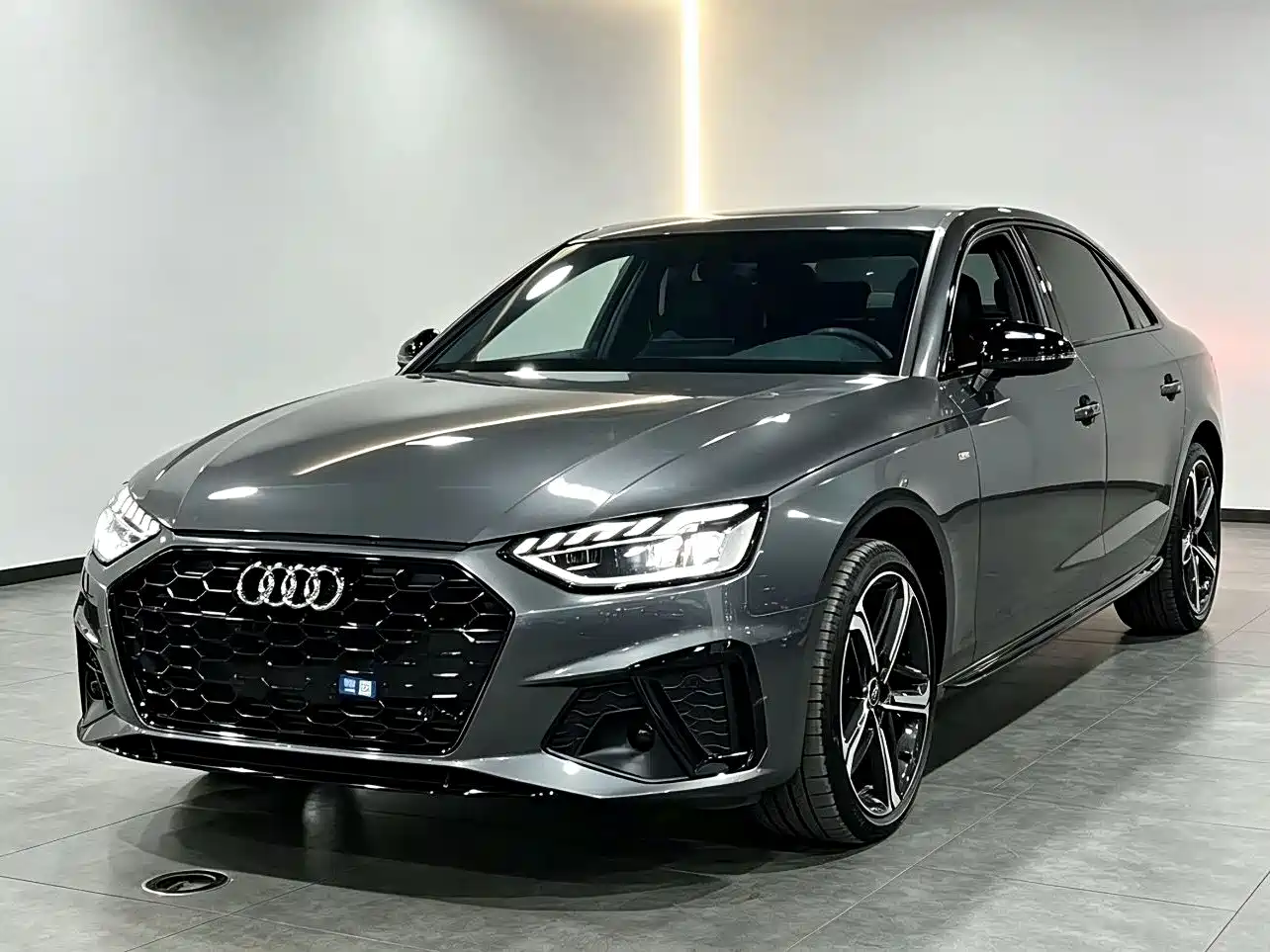 Audi A4L 2025 2 Million Celebration Edition 40 TFSI Fashion Dynamic