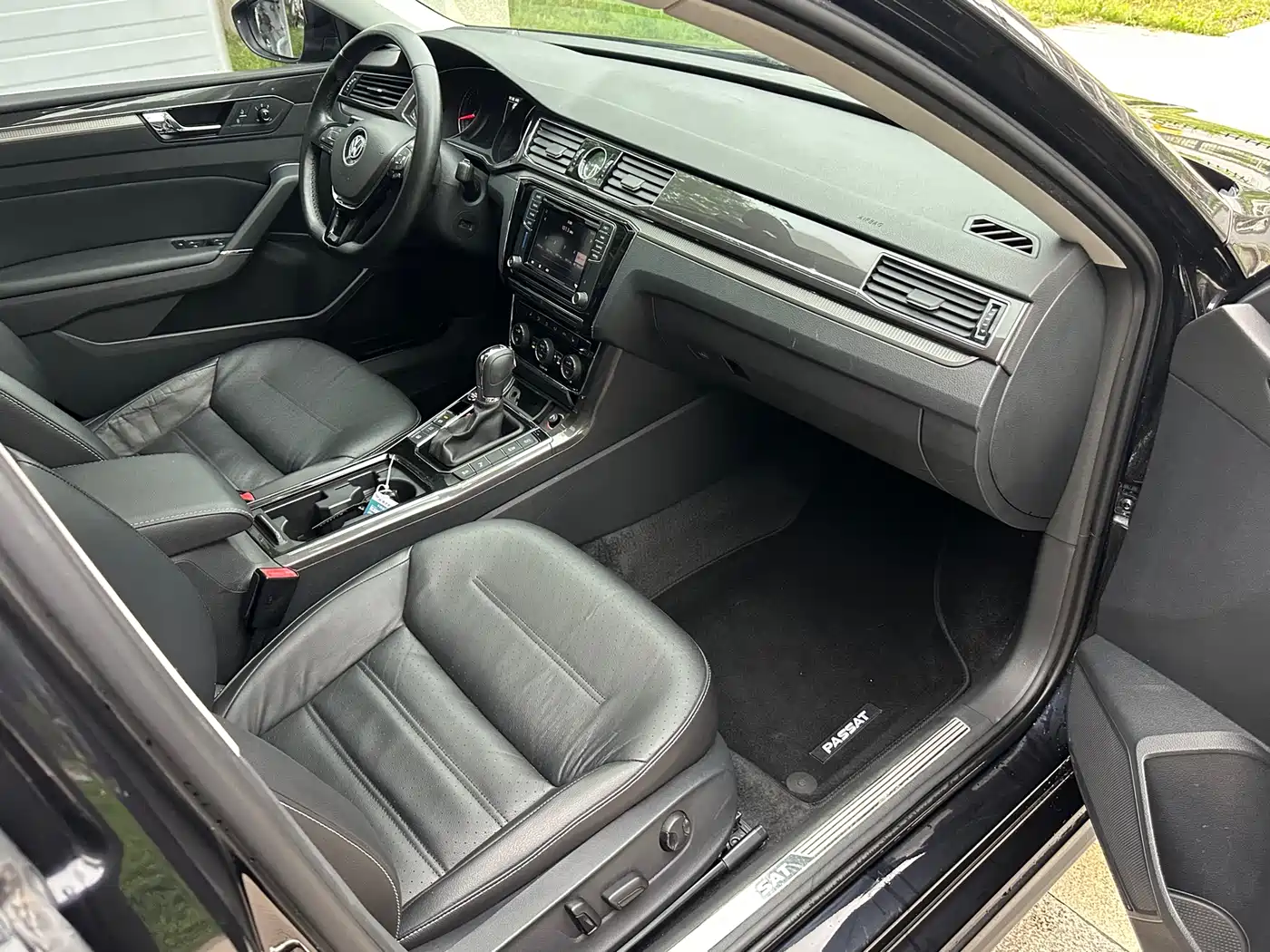 Volkswagen Passat 2016 380TSI DSG Premium Edition фото 16