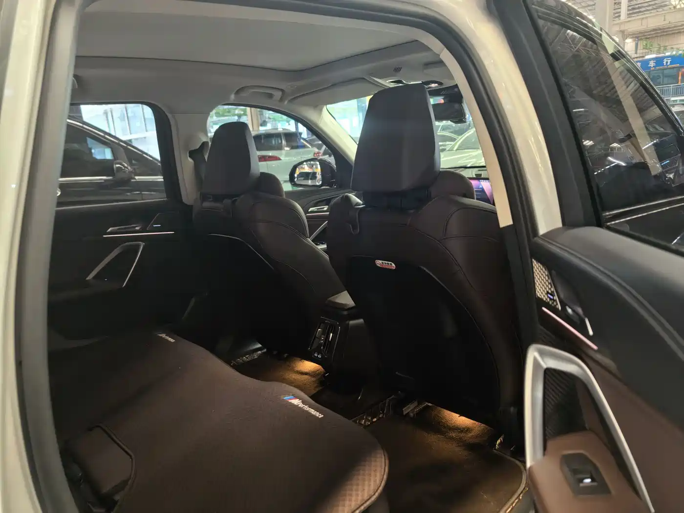 BMW iX1 2023 xDrive30L M Sport Package фото 5