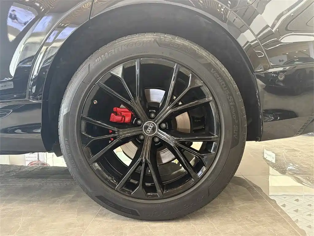 Audi Q8 2021 2022 55 TFSI Luxury Dynamic