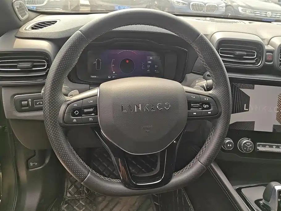 Lynk & Co 03 2021 2.0TD Auto Jin Pro фото 15