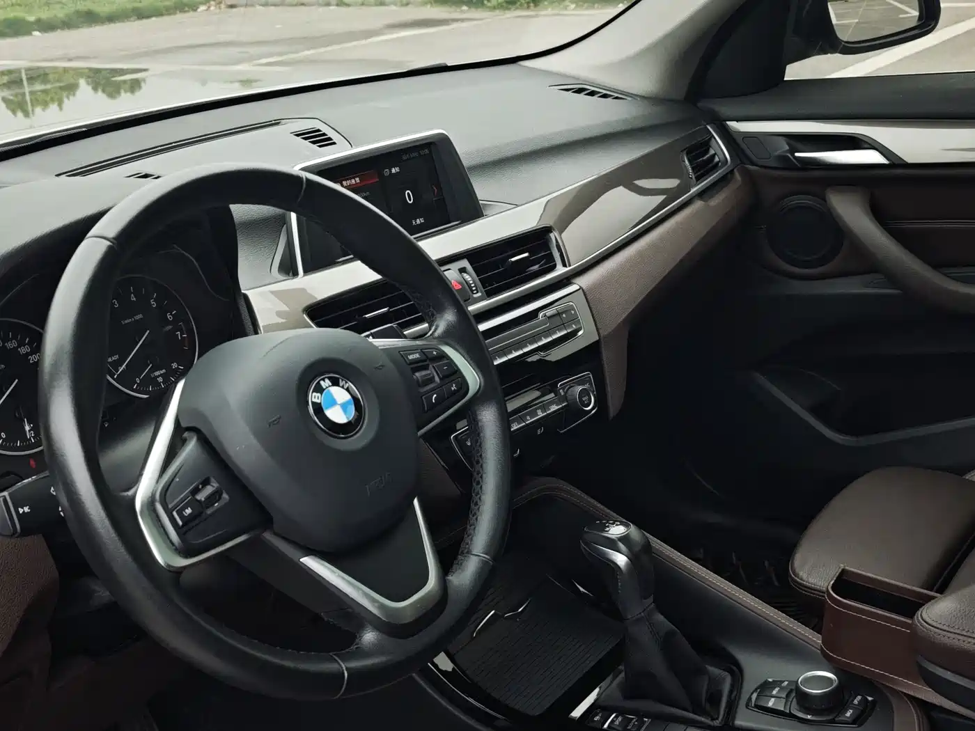 BMW X1 2018 sDrive18Li Premium Model фото 8