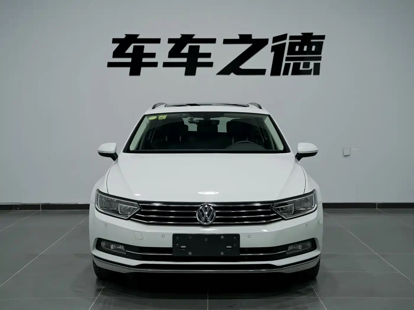 Volkswagen Weilan 2016 380TSI 2WD Comfort Edition фото 3
