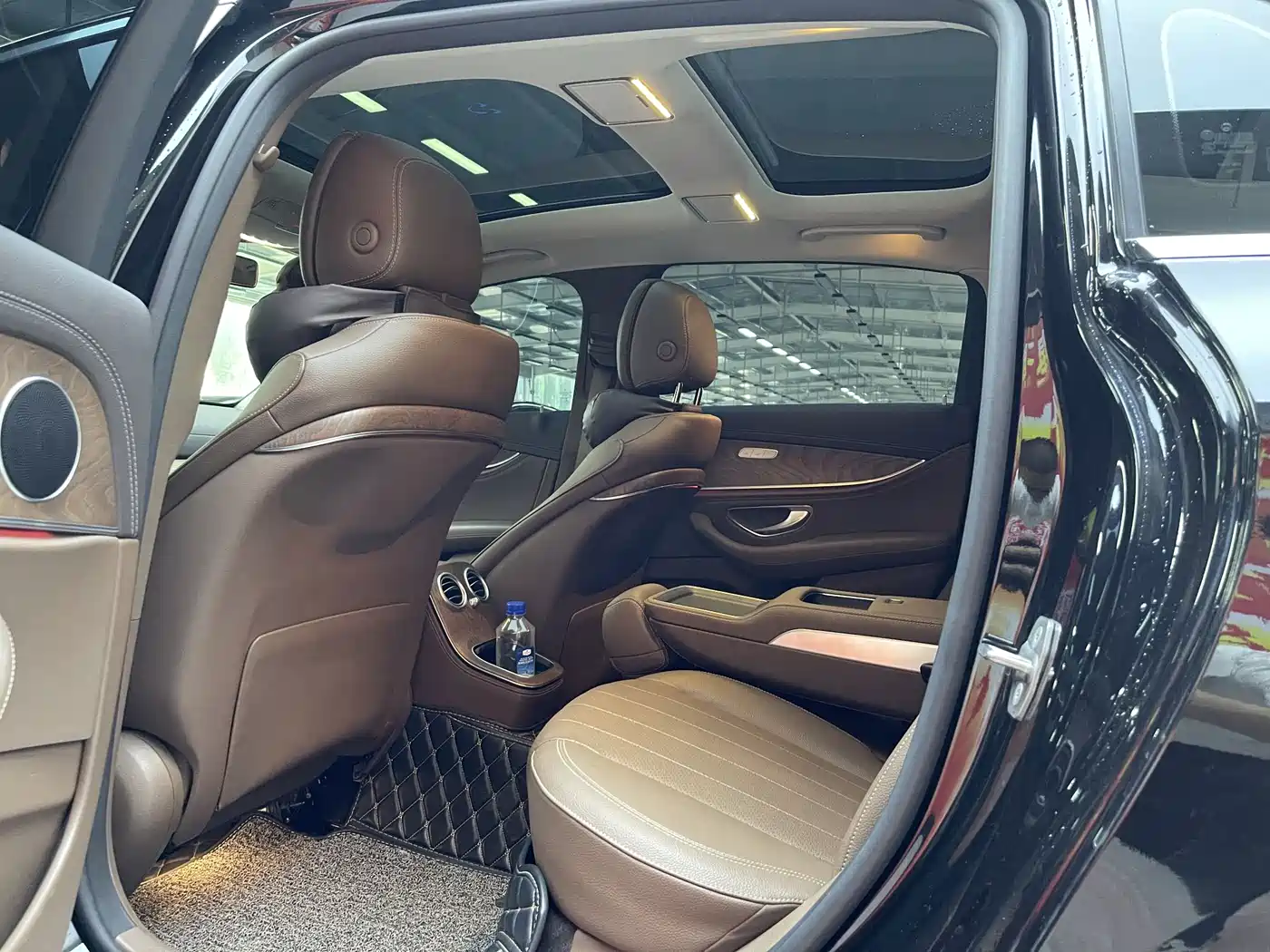 Mercedes-Benz E-Class New Energy 2022 E 350 e L Plug-in Hybrid Sedan фото 20
