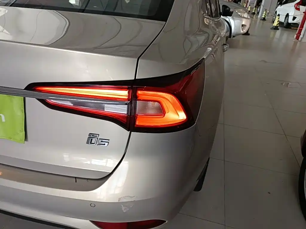 Roewe i5 2019 2019 1.5L Auto 4G Langhao Edition