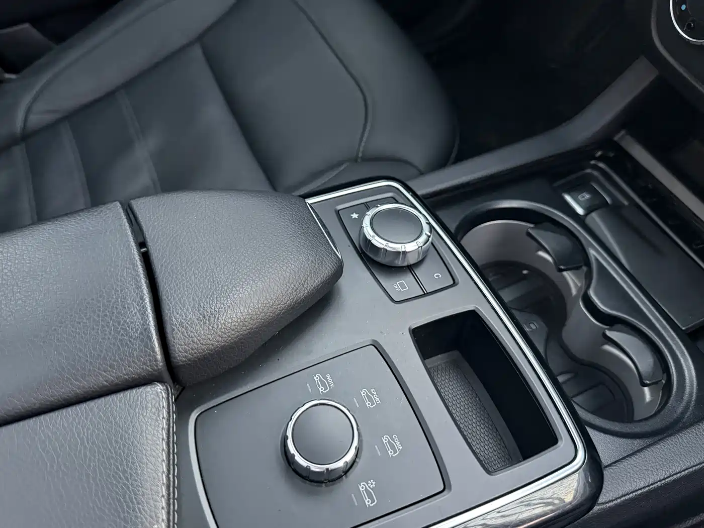 Mercedes-Benz GLE Coupe 2015 GLE 320 4MATIC Coupe SUV фото 9