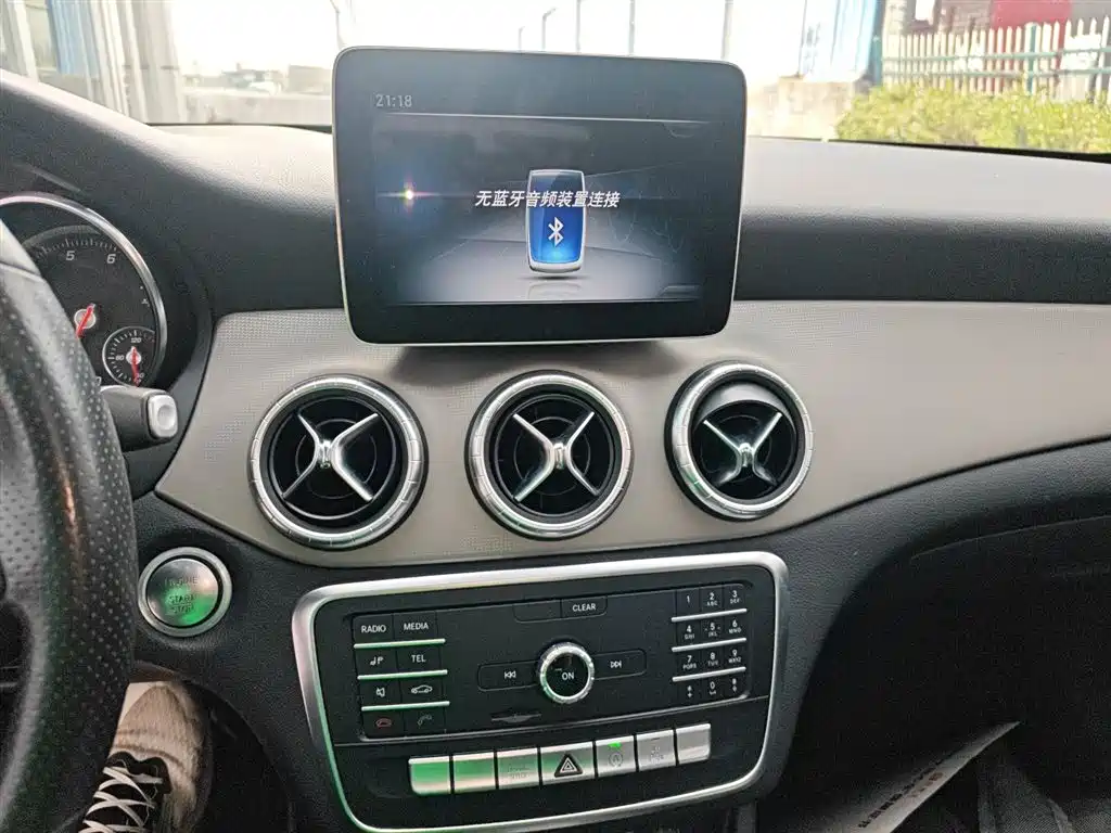 Mercedes-Benz CLA (Import) 2018 CLA 200 Dynamic Edition фото 4