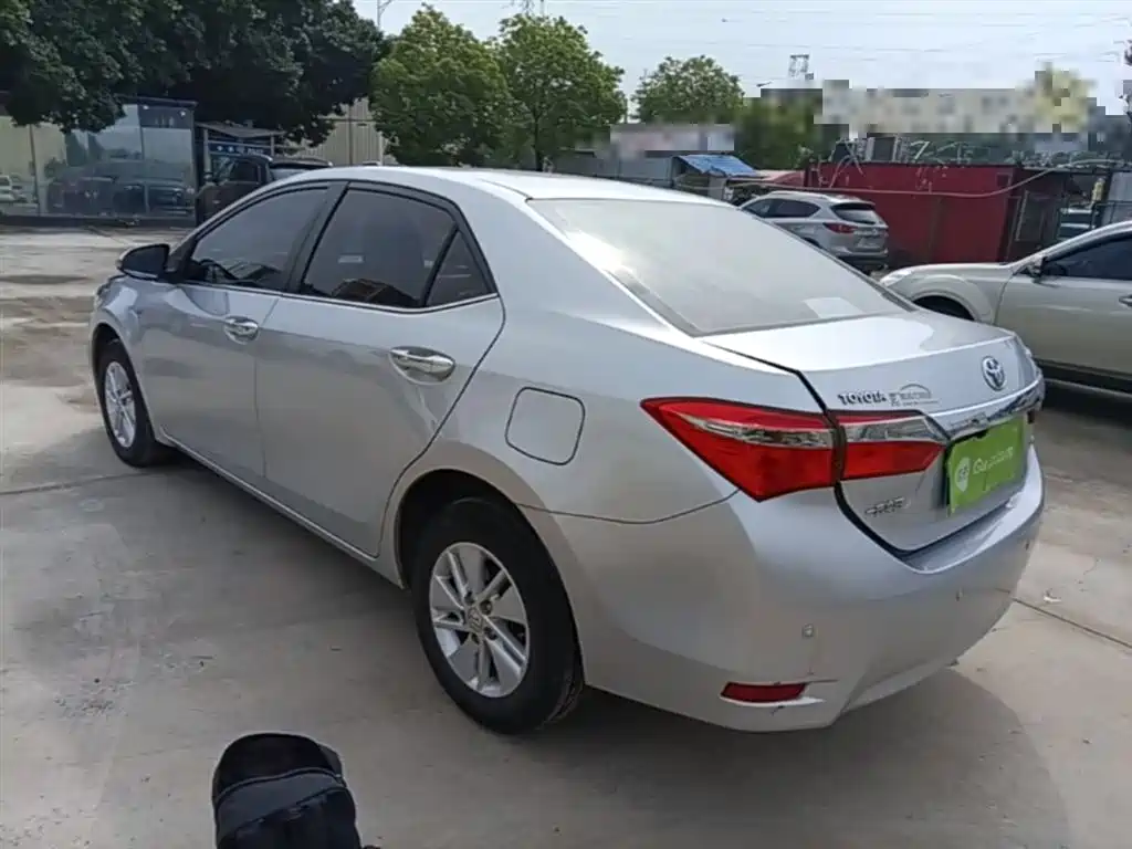 Toyota Corolla 2017 Facelift 1.6L S-CVT GL фото 5