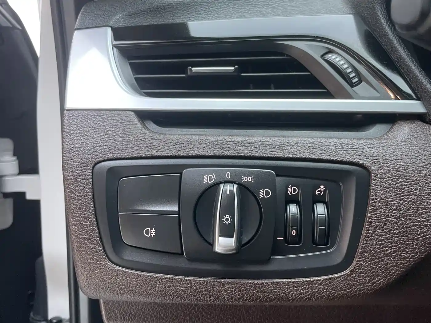 BMW X1 2022 sDrive20Li Fashion фото 9