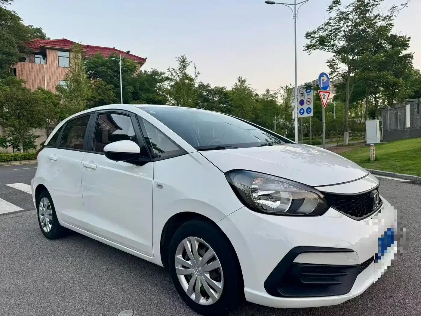 Фото 3 - Honda Fit