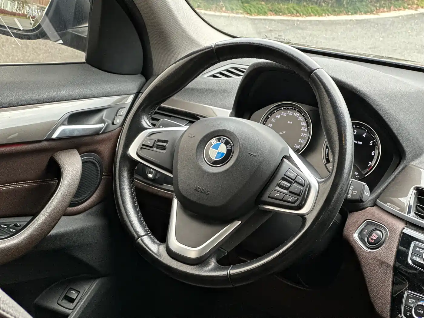 BMW X1 2019 sDrive18Li Premium Model фото 14