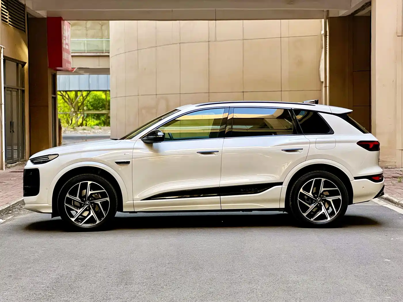 Audi Q6L e-tron 2025 Extended Range Edition фото 4