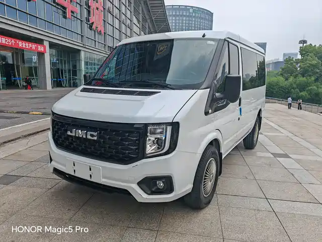 Jiangling JMC Fushun 2023 2.0T Manual Short Wheelbase Low Roof Commercial Multi-purpose Vehicle 6 Seats Dual-opening Tailgate