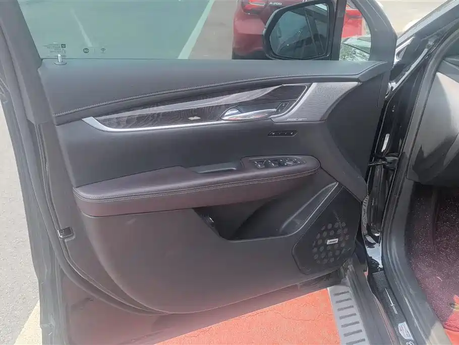 Cadillac XT6 2021 2.0T 6-seater 4WD Luxury фото 7