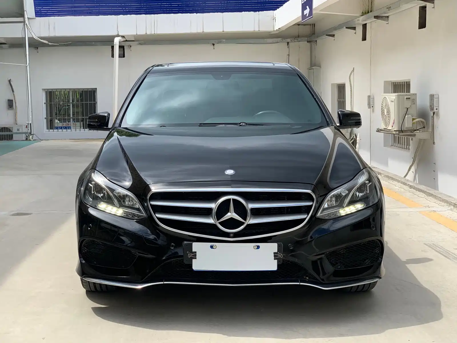 Photo 2 - Mercedes-Benz E-Class