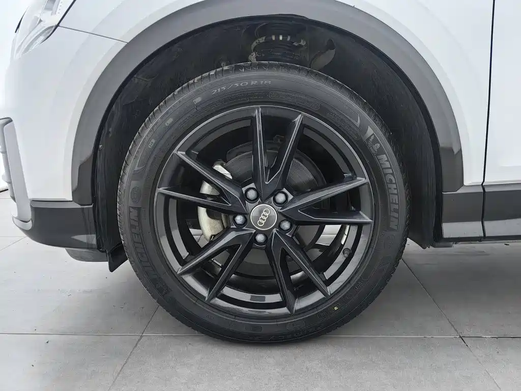 Audi Q2L 2019 2018 35 TFSI Launch Exclusive Edition China V
