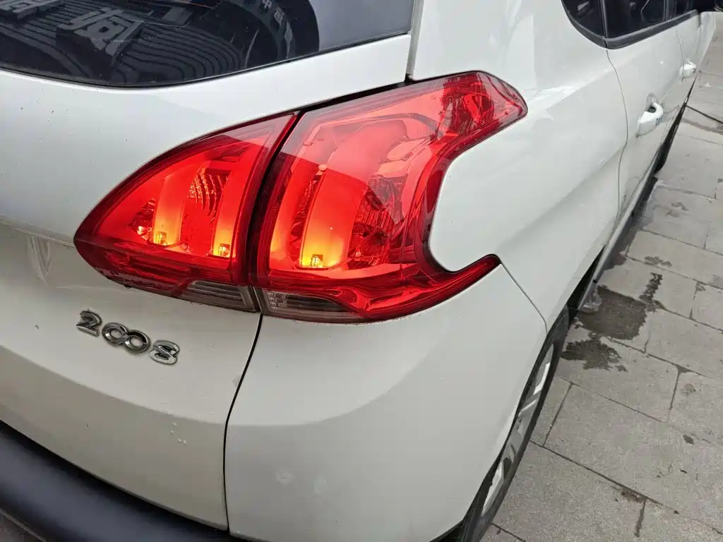 Peugeot 2008 2014 2014 1.6L Automatic Trend Edition