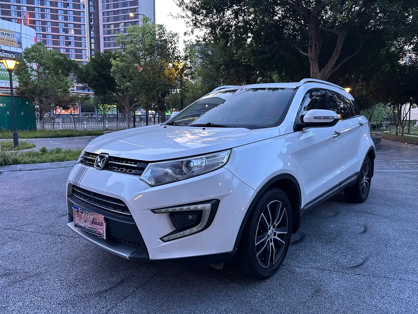 Jiangling Yusheng S330 2016 2016 1.5L GTDi Automatic 2WD Premium Edition