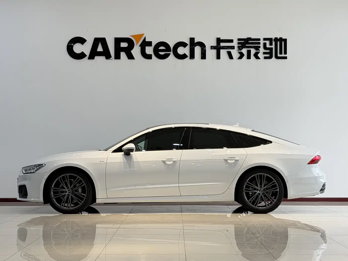 Audi A7 2023 Model 45 TFSI Premium Selection Edition фото 5