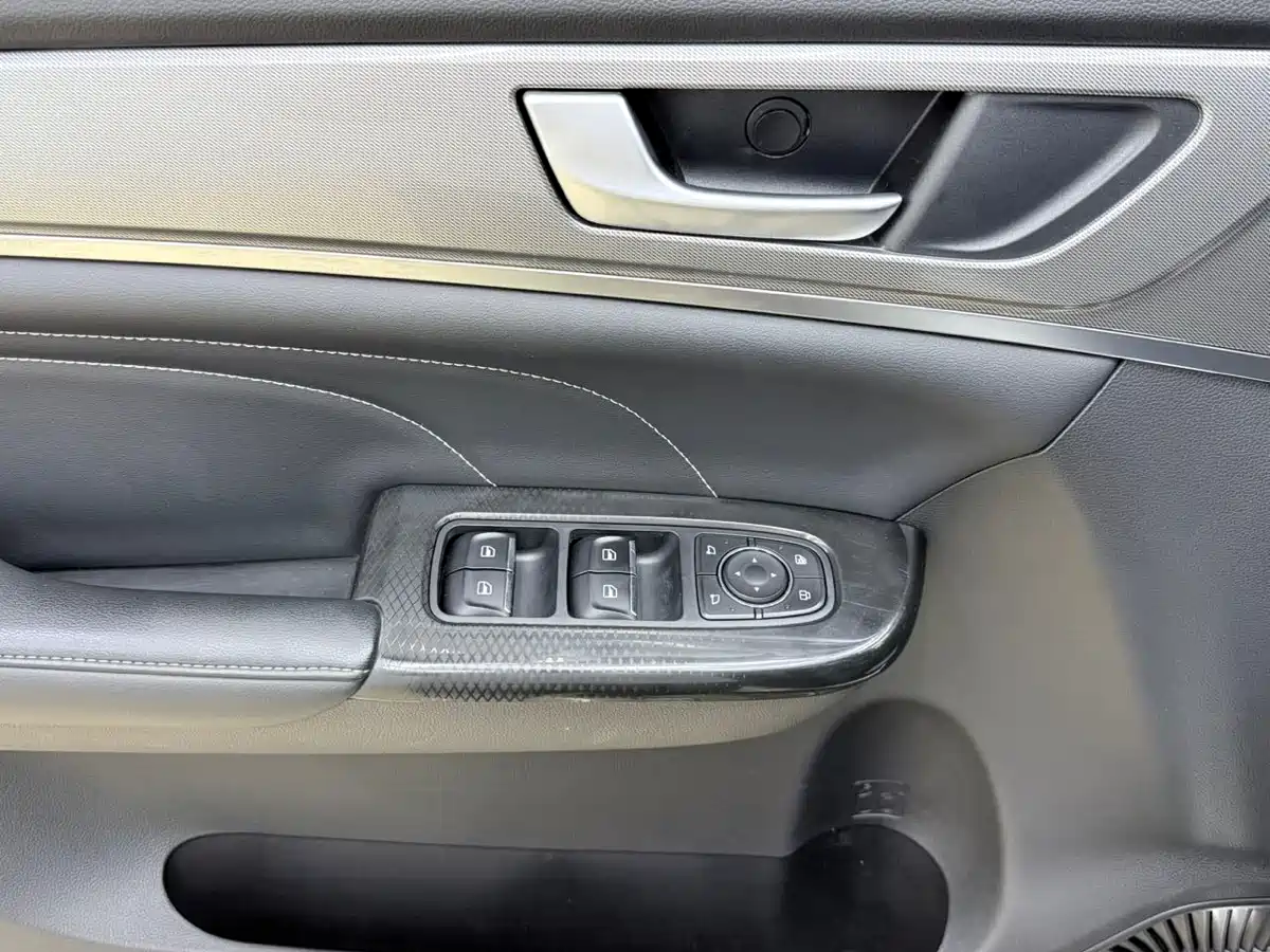 Фото 10 - Haval M6