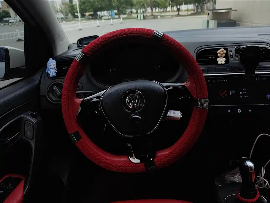 Volkswagen Polo 2016 1.4L Automatic Trend фото 15