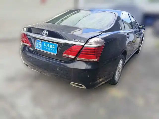 Toyota Crown 2012 2.5L Royal Leather Edition — фото 2