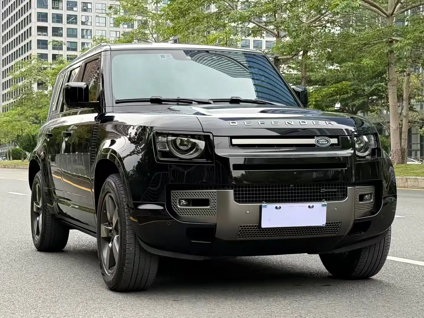 Land Rover Defender 2023 Facelift 110 3.0T P400 X-DYNAMIC HSE фото 3