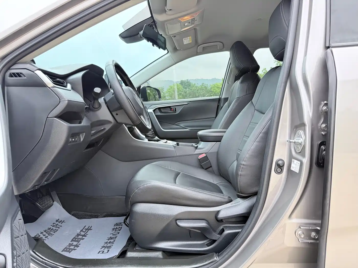 Toyota RAV4 Rongfang 2022 2.0L CVT 2WD Urban Edition фото 8