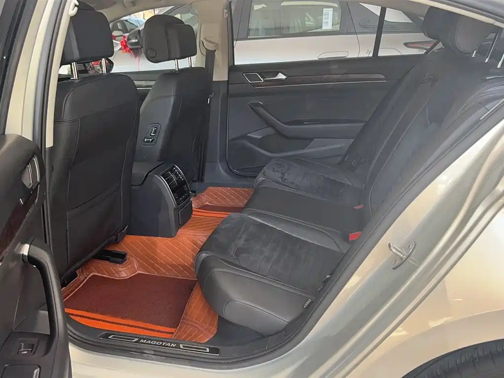 Volkswagen Magotan 2018 330TSI DSG Luxury фото 4